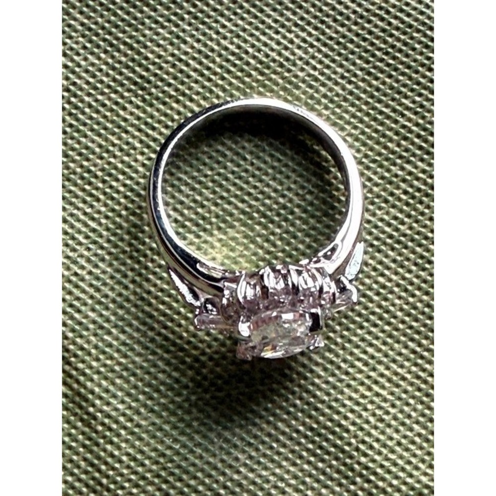 Vintage Silver Tone Oval Faux Diamond Statement Cocktail Rin